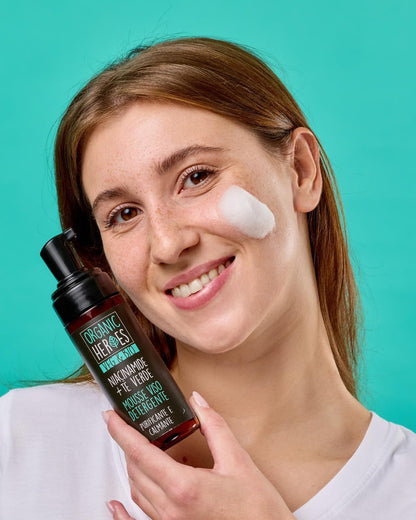 Mousse Detergente Viso Niacinamide + Tè Verde